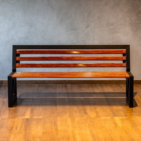 Banco Urban Industrial com Madeira e Alumínio Fundido