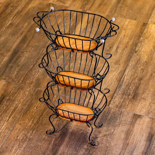 Fruteira Oval Pequena Três Andares de Ferro e Madeira