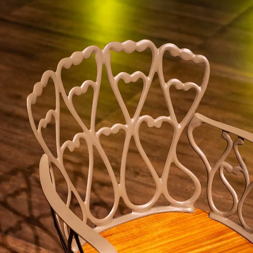 Conjunto Viena com Alumínio Fundido e Madeira Nobre Cor Fendi e Madeira