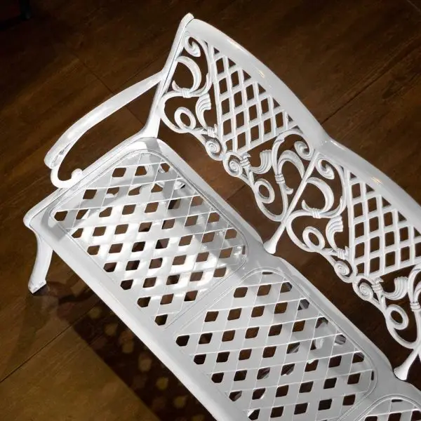 Banco Íris 3 Lugares em Alumínio Fundido Branco Detalhes